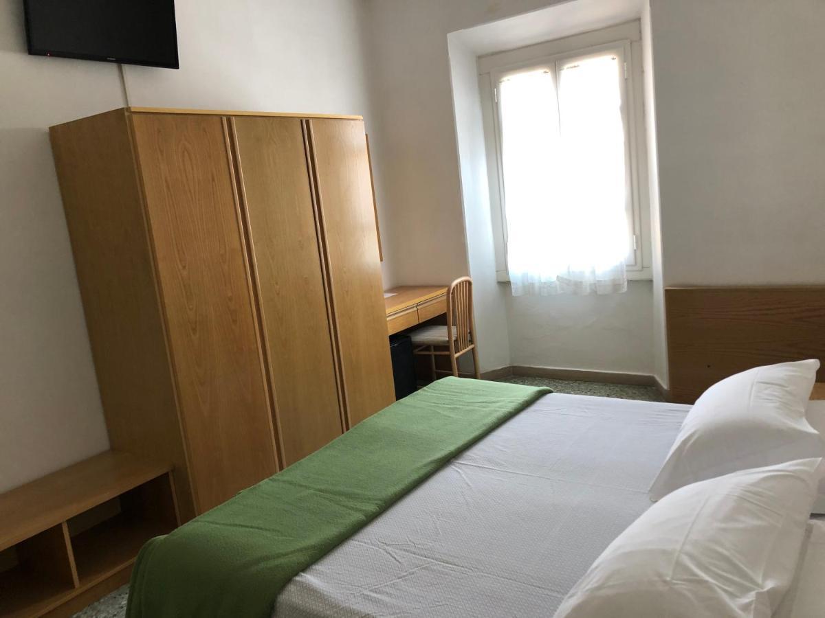 Hotel Valdinievole リド・ディ・カマイオーレ エクステリア 写真