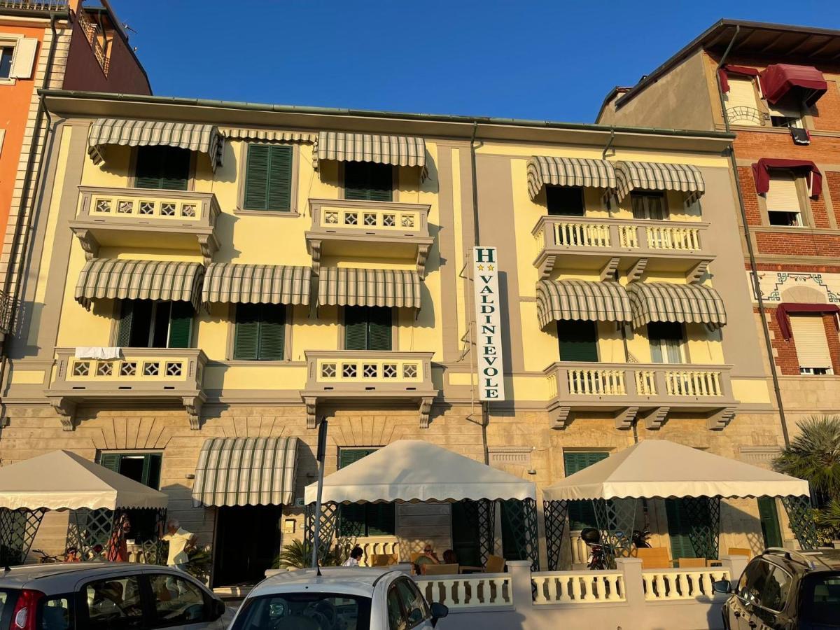 Hotel Valdinievole リド・ディ・カマイオーレ エクステリア 写真